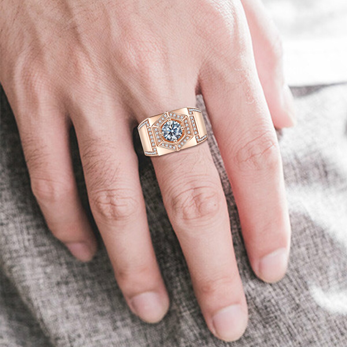 Round Cut Moissanite Diamond Ring