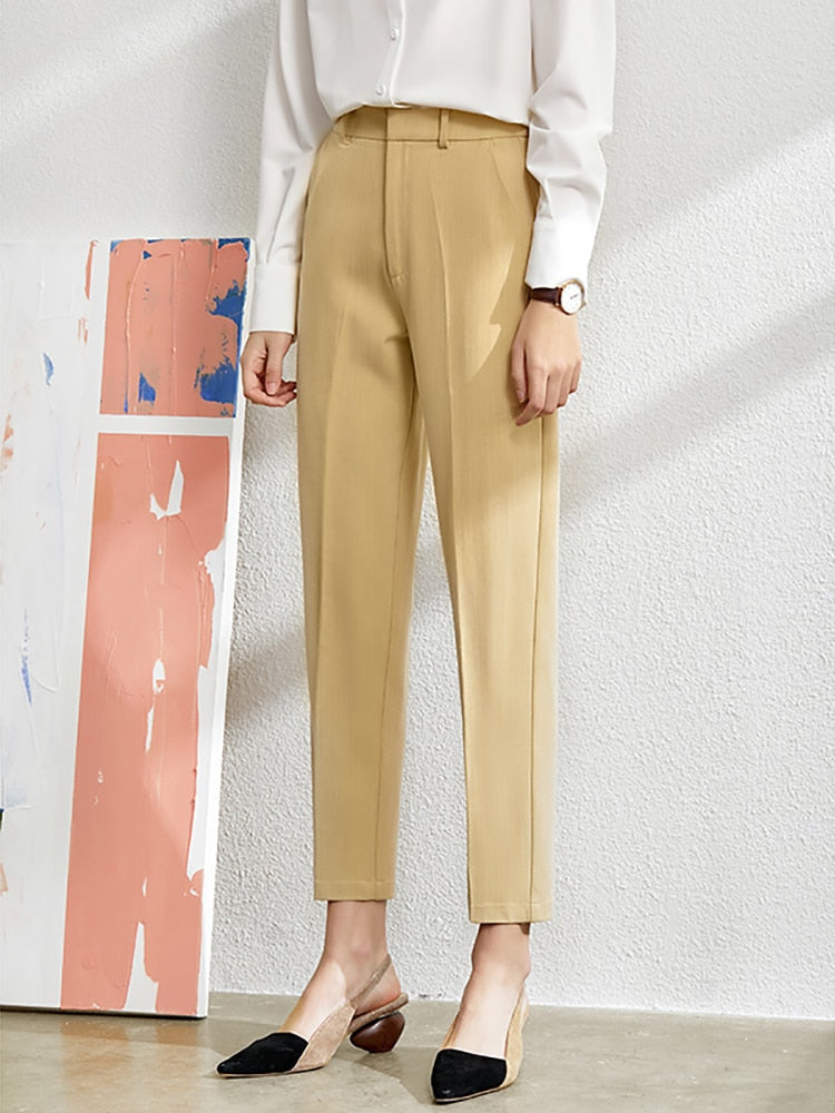 Amii Minimalist Suit Set