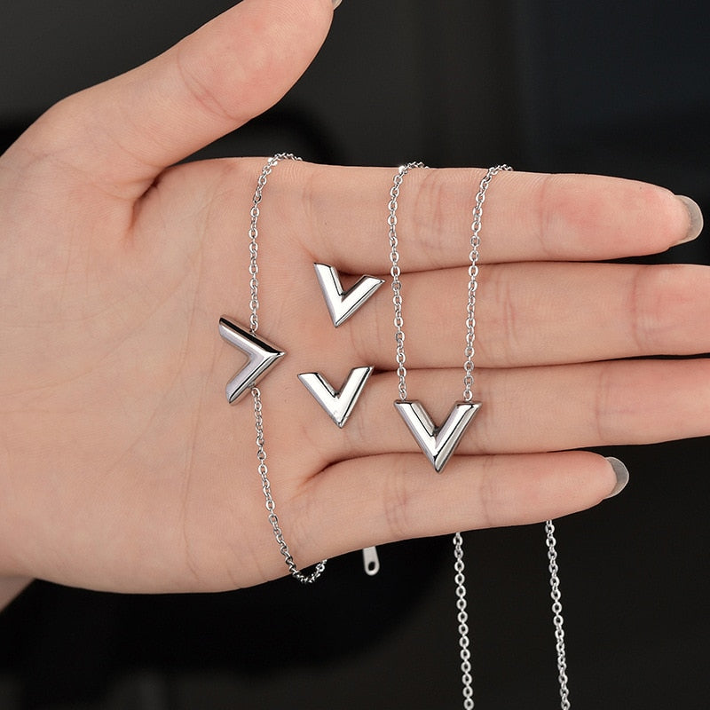 V Letter Pendant Necklace